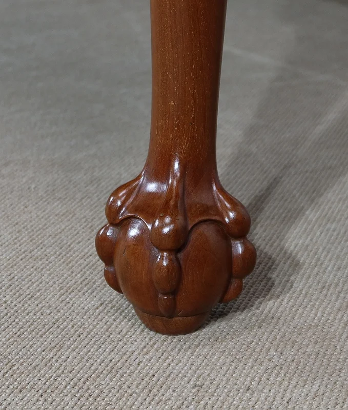 TABELLE IM CHIPPENDALE-STIL