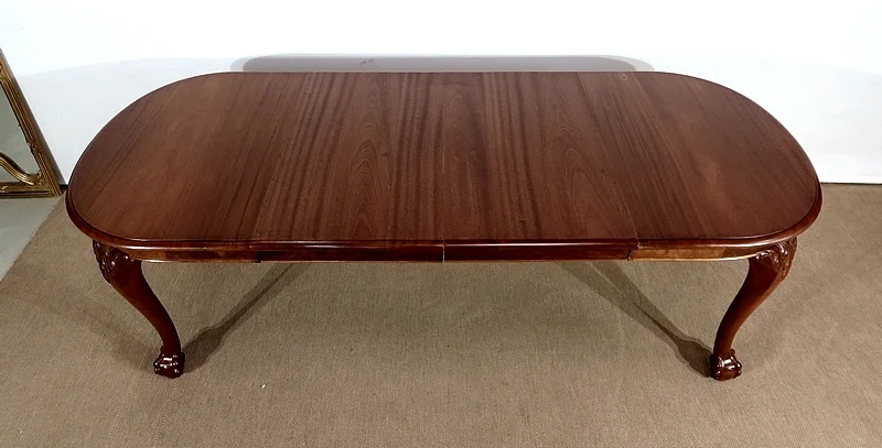 TABELLE IM CHIPPENDALE-STIL