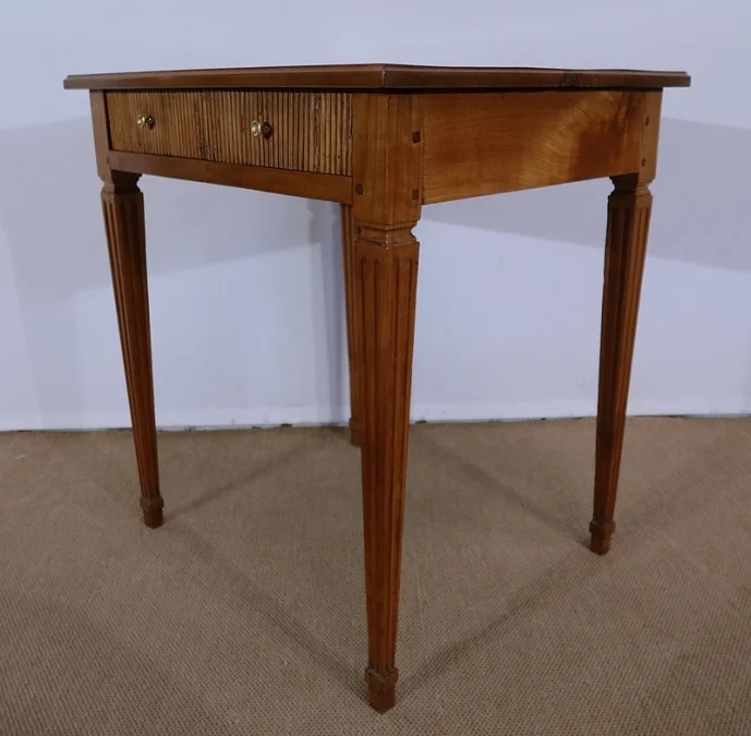 Petite Table en Merisier massif, style Louis XVI – 1ère partie XIXe