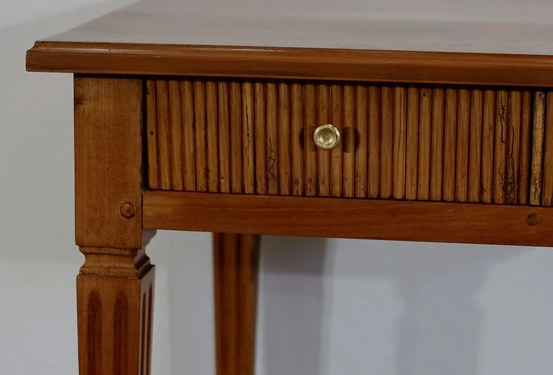 Petite Table en Merisier massif, style Louis XVI – 1ère partie XIXe