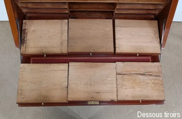 Commode Scriban Louis XVI en Acajou et Bois précieux – XVIIIe