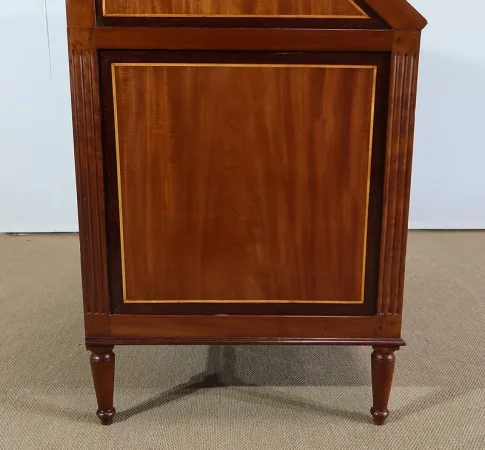 Commode Scriban Louis XVI en Acajou et Bois précieux – XVIIIe