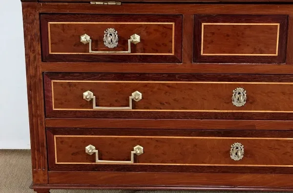 Commode Scriban Louis XVI en Acajou et Bois précieux – XVIIIe