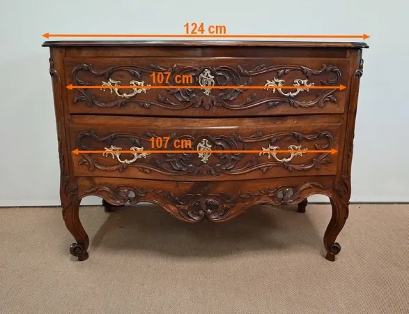 Commode Sauteuse Nîmoise en Noyer, Époque Louis XV – XVIIIe