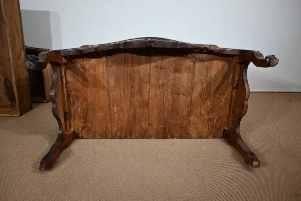 Commode Sauteuse Nîmoise en Noyer, Époque Louis XV – XVIIIe