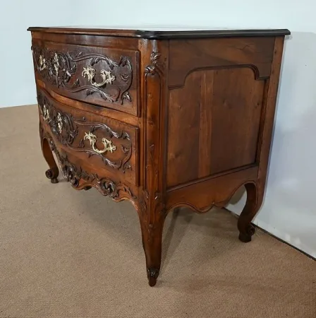 Commode Sauteuse Nîmoise en Noyer, Époque Louis XV – XVIIIe