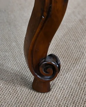 Commode Sauteuse Nîmoise en Noyer, Époque Louis XV – XVIIIe