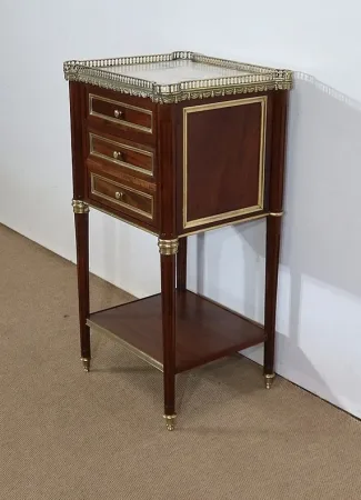Petit Meuble de Milieu en Acajou massif et Marbre, style Louis XVI – 1900