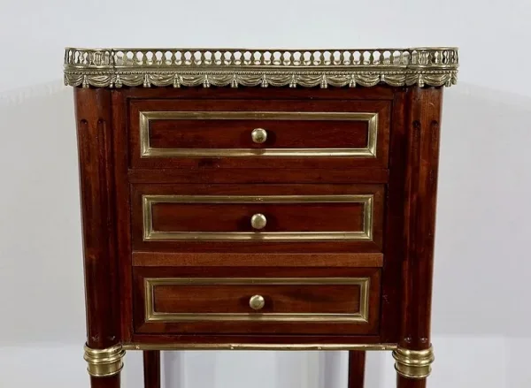 Petit Meuble de Milieu en Acajou massif et Marbre, style Louis XVI – 1900