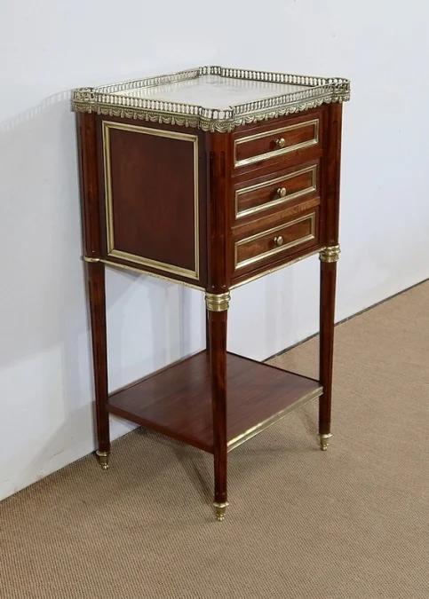 TISCH MIT ZWEI EBENEN IM LOUIS XVI-STIL