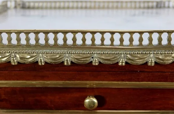 Petit Meuble de Milieu en Acajou massif et Marbre, style Louis XVI – 1900