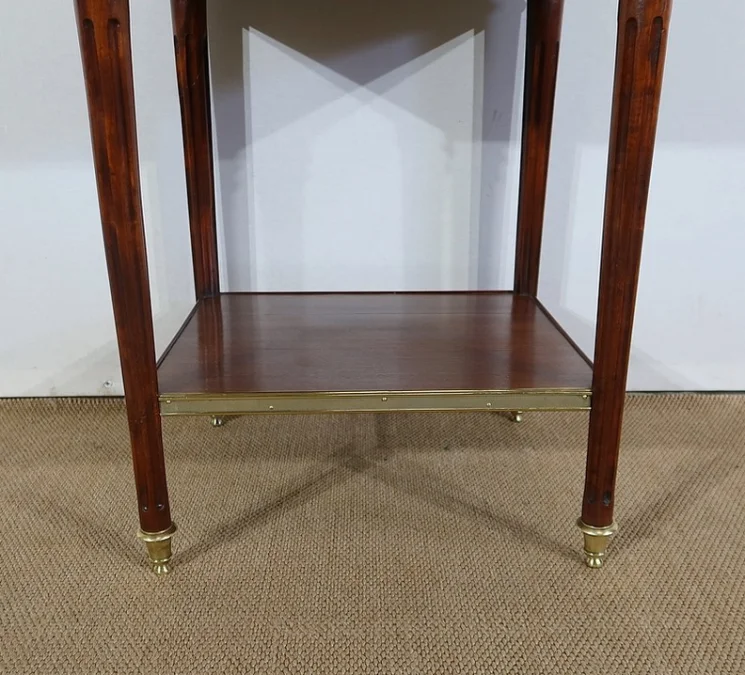 TISCH MIT ZWEI EBENEN IM LOUIS XVI-STIL