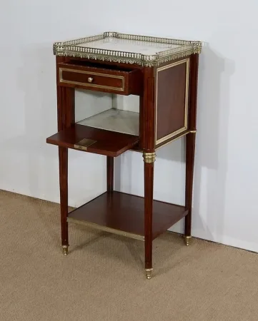 Petit Meuble de Milieu en Acajou massif et Marbre, style Louis XVI – 1900