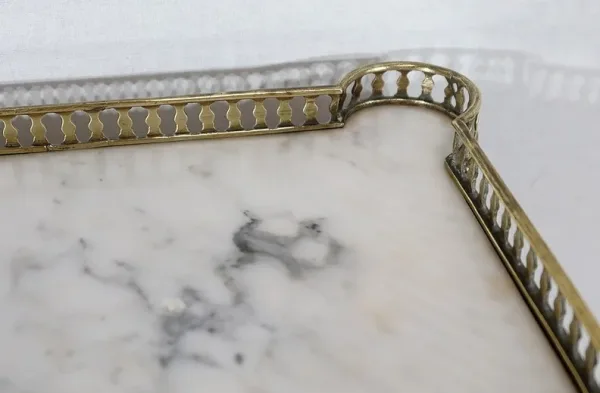 Petit Meuble de Milieu en Acajou massif et Marbre, style Louis XVI – 1900
