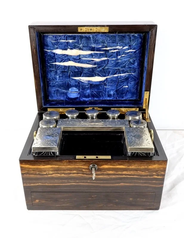 VICTORIAN VANITY BOX
