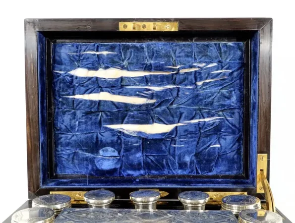Coffret à toilette en Bois de Serpent signé « John Bagshaw & Sons », Angleterre - 2ème partie XIXe
