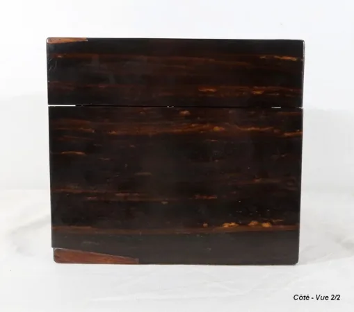 Coffret à toilette en Bois de Serpent signé « John Bagshaw & Sons », Angleterre - 2ème partie XIXe