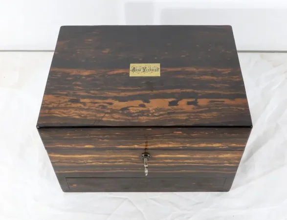 Coffret à toilette en Bois de Serpent signé « John Bagshaw & Sons », Angleterre - 2ème partie XIXe