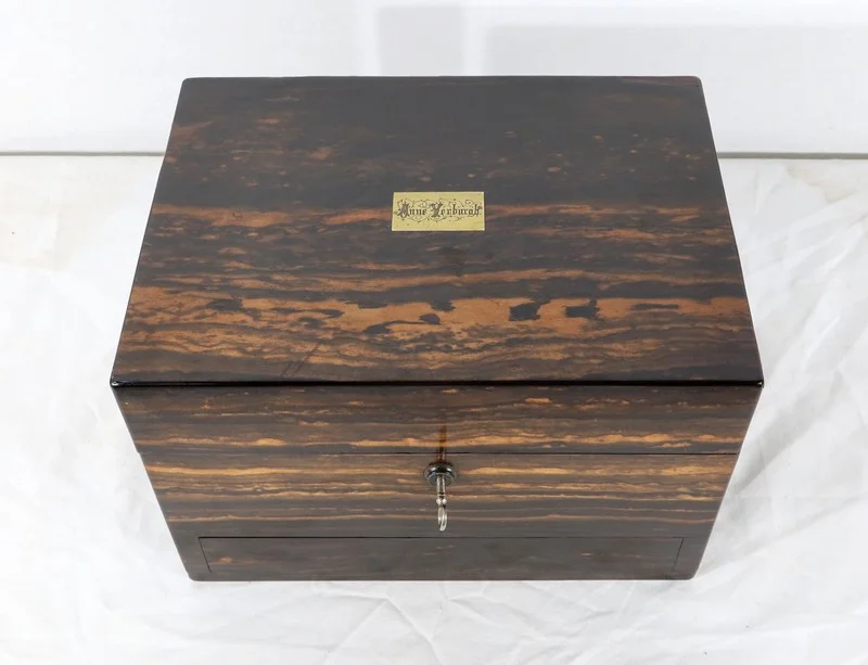 VICTORIAN VANITY BOX