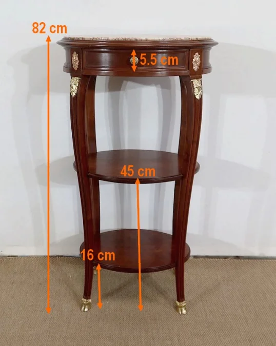 TISCH IM LOUIS XVI-STIL