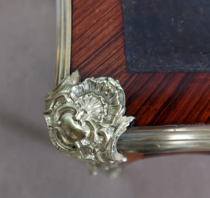 SCHREIBTISCH IM LOUIS XV-STIL