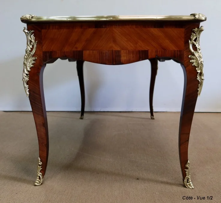 SCHREIBTISCH IM LOUIS XV-STIL