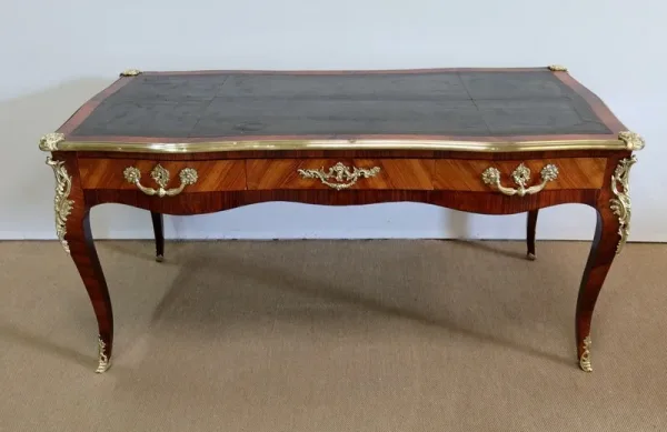 Bureau d’Apparat en Bois de Rose et Bois de Violette, style Louis XV – 2ème moitié XIXe