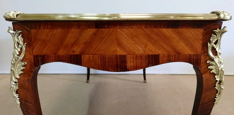 SCHREIBTISCH IM LOUIS XV-STIL