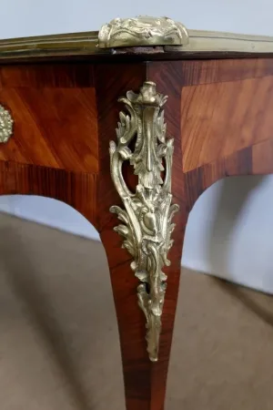 Bureau d’Apparat en Bois de Rose et Bois de Violette, style Louis XV – 2ème moitié XIXe