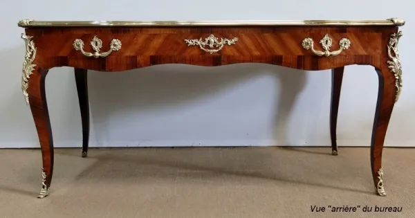 Bureau d’Apparat en Bois de Rose et Bois de Violette, style Louis XV – 2ème moitié XIXe