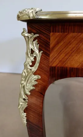 Bureau d’Apparat en Bois de Rose et Bois de Violette, style Louis XV – 2ème moitié XIXe
