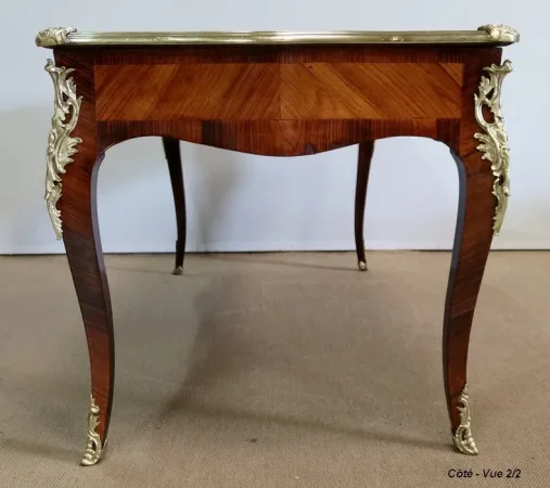 Bureau d’Apparat en Bois de Rose et Bois de Violette, style Louis XV – 2ème moitié XIXe