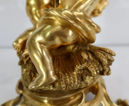 VERGOLDETE BRONZE-GRUPPE