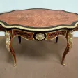 Table Violonée en bois précieux, époque Napoléon III – Milieu XIXe