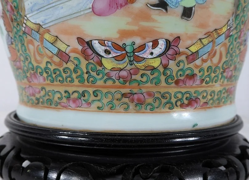 カントン磁器の花瓶