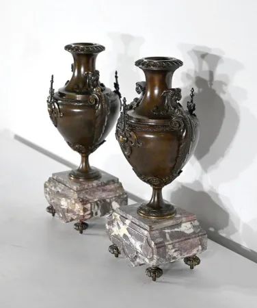 Garniture de Cheminée en Marbre et Bronze – Fin XIXe