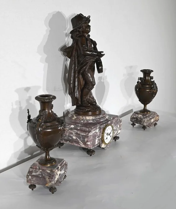 MANTEL GARNITUR