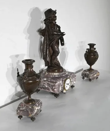 Garniture de Cheminée en Marbre et Bronze – Fin XIXe