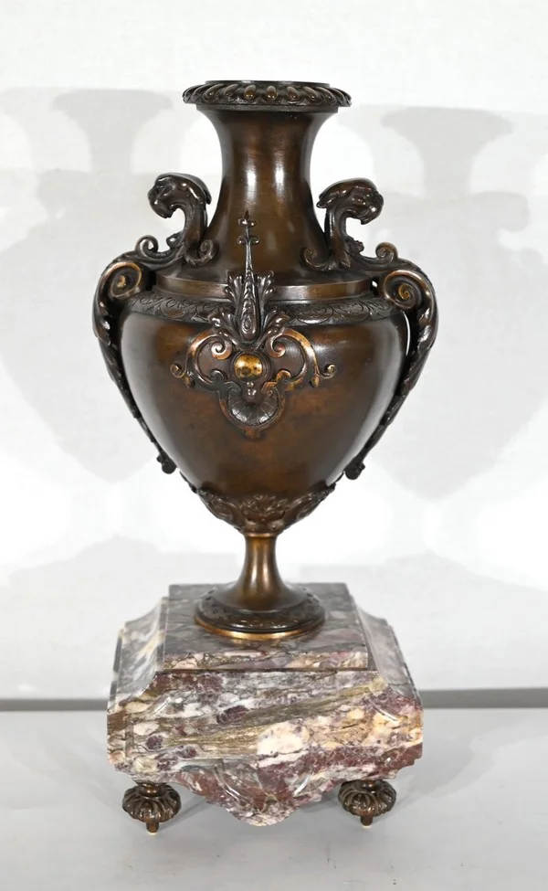 MANTLE GARNITURE