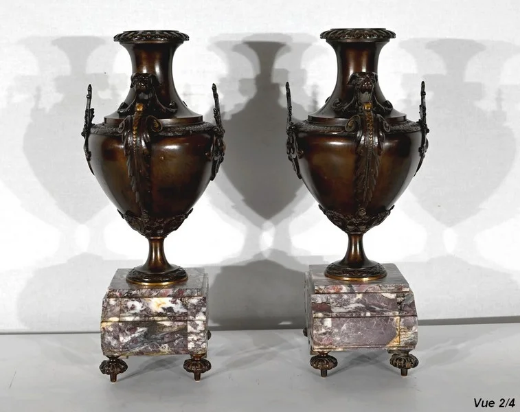 MANTLE GARNITURE