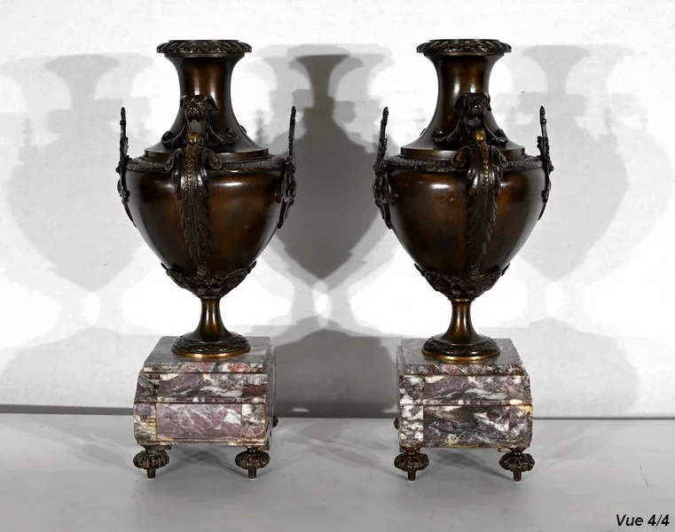 MANTLE GARNITURE
