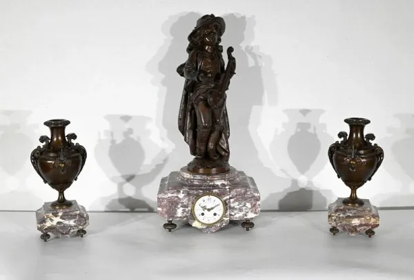 Garniture de Cheminée en Marbre et Bronze – Fin XIXe