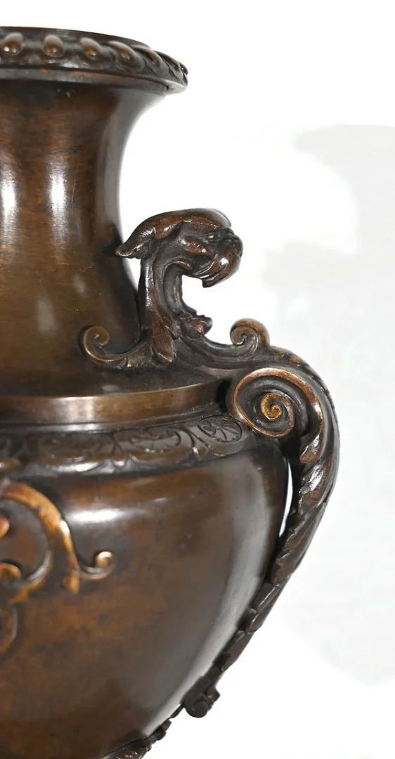 MANTLE GARNITURE
