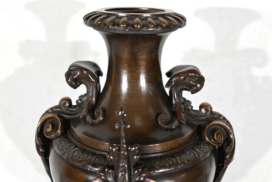 MANTLE GARNITURE