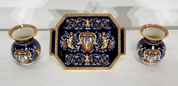 Plateau et Vases en Faïence de Gien, style Renaissance – Début XXe