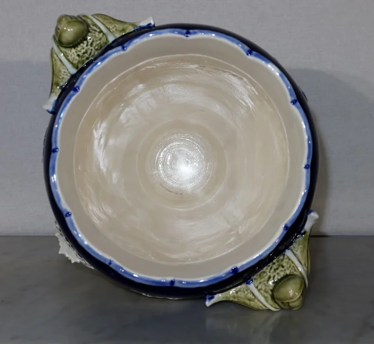 FAIENCE VASE