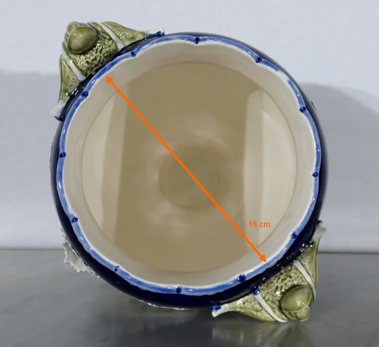 FAIENCE VASE