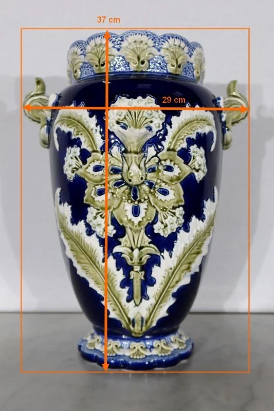 FAIENCE VASE