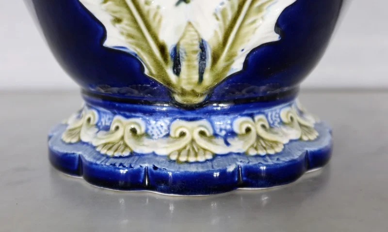 FAIENCE VASE