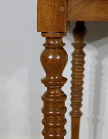 Petite Table d’appoint formant Console en Noyer massif – Fin XIXe